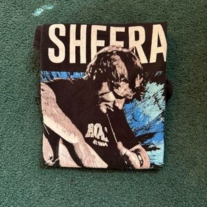 Ed Sheeran tee shirt Med perfect condition. Divide World Tour.